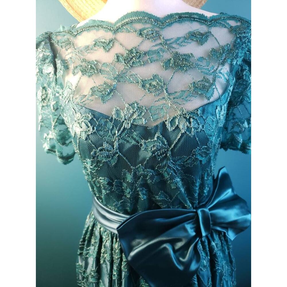 Women's vintage 1980s emerald green lace midi dress cocktail formal size small - Picture 2 of 6